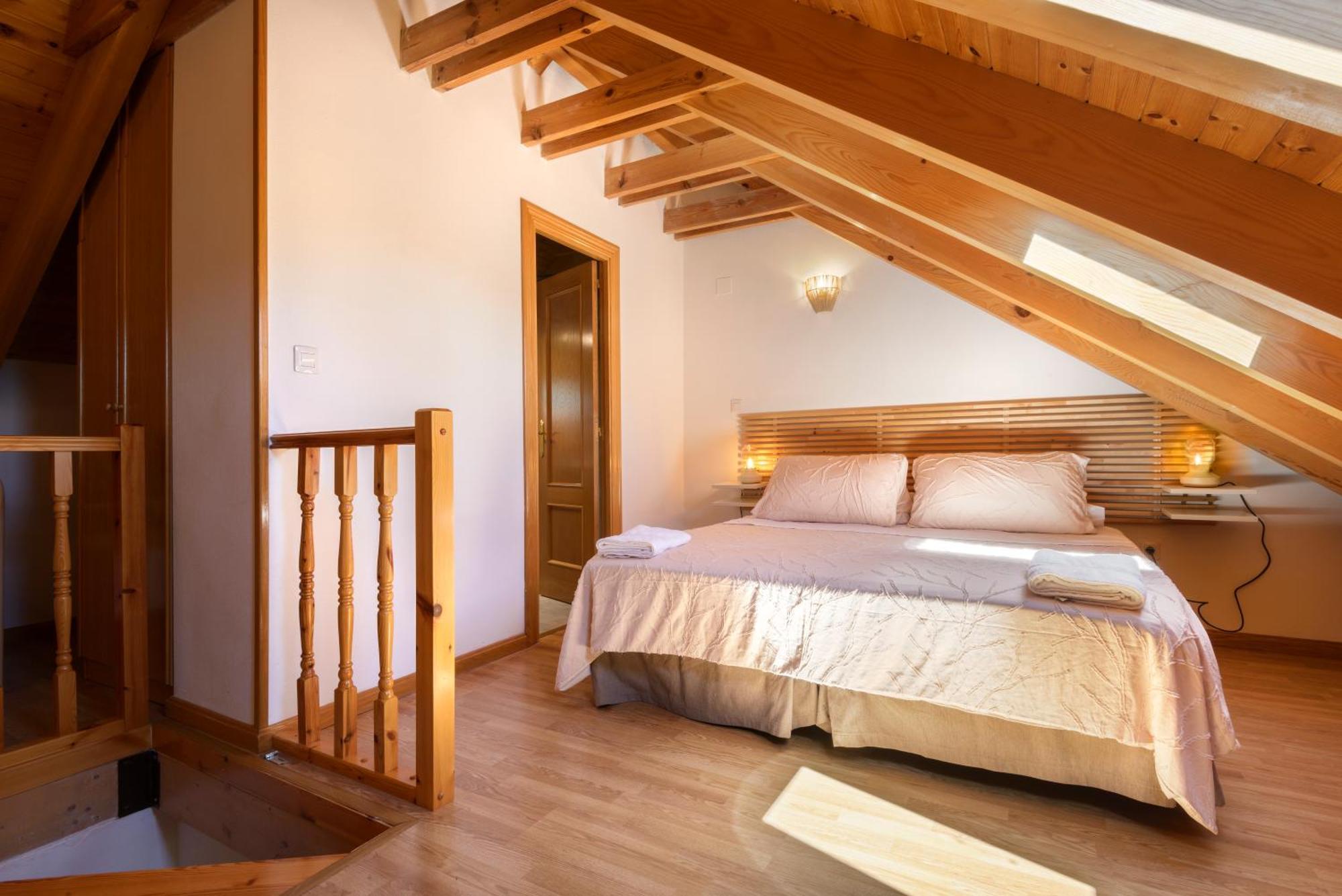 Atico Abuhardillado I Aire Acondicionado L Centrico L Garaje L Trastero I Wifi Apartment Biescas  Ngoại thất bức ảnh